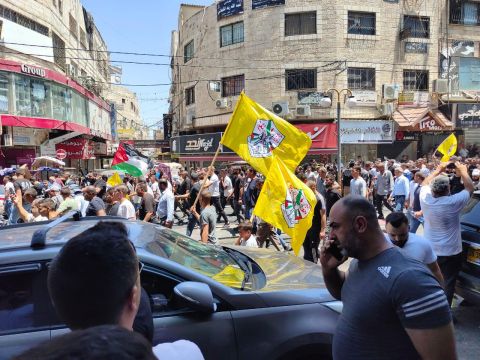 شاهد: الفلسطينيون يشيعون شهداء جنين في جنازة مهيبة