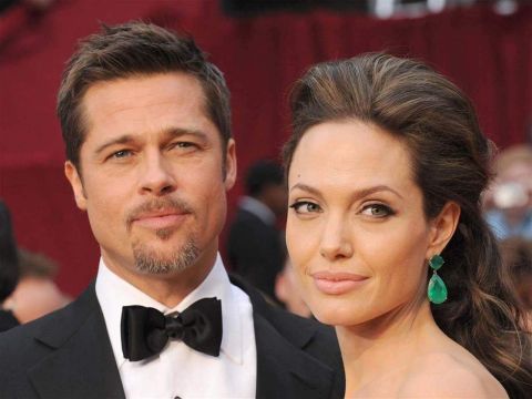 سلمى حايك تبحث عن الرجل المناسب لصديقتها أنجلينا جولي.. هل تنجح؟