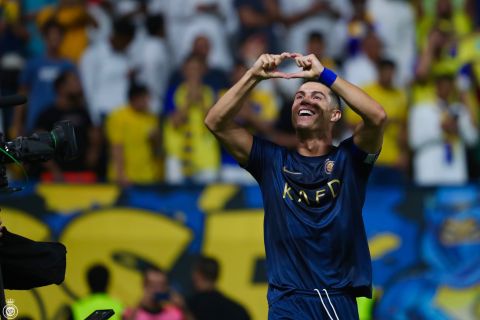 رونالدو يشعل الملاعب برقصة العرضة السعودية.. وجمهور النصر يتفاعل