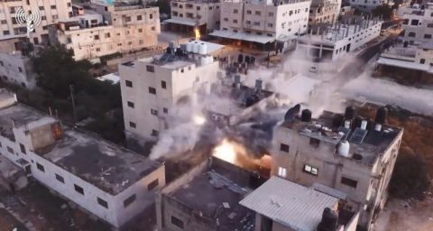 إشتباكات وإصابات.. تفجير منزل الشهيد