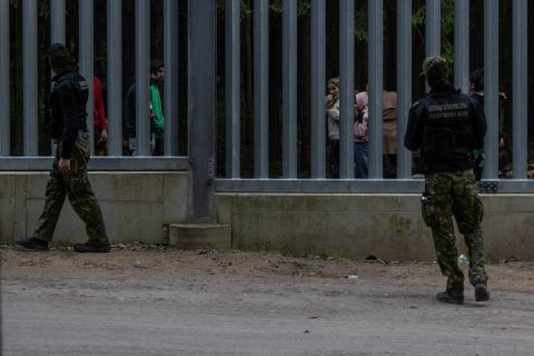 بولندا تنشر 10 الاف جندي على حدودها مع بيلاروس