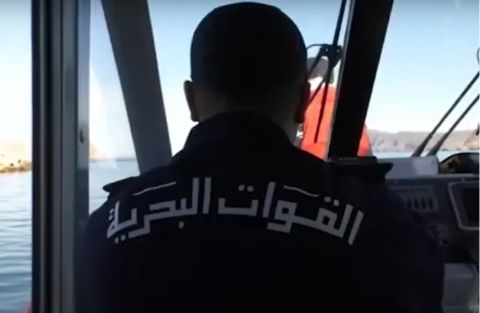 الجزائر تقتل مغربيين دخلا مياهها الاقليمية 