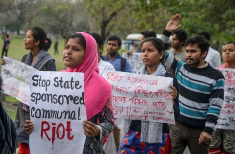 Hindu extremists target Muslim shrines in India