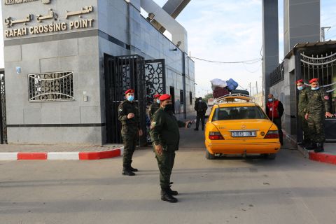 شهداء وجرحى في قصف اسرائيلي لكنيسة بروفيريوس للروم الأرثوذكس في غزة