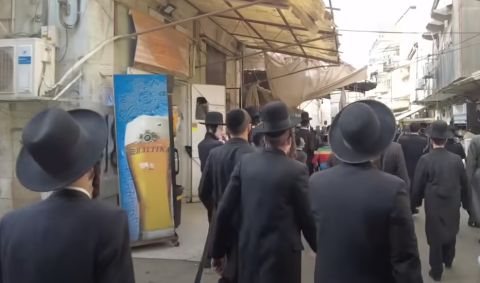 اعتقال مستوطنين يهودا لبصقهم على مسيحيين في القدس