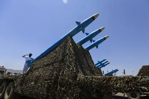 US Navy warship intercepts Houthi missiles attack near Yemen