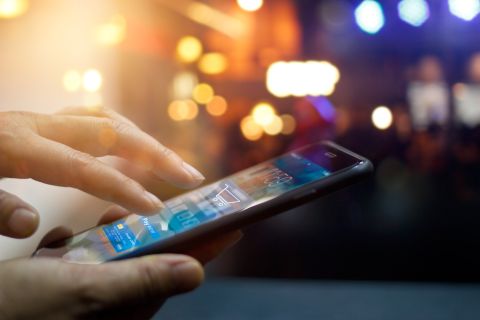 واتساب تكشف عن مميزات تطبيق فلوز لتسوق آمن وفعال
