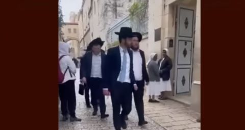 اعتقال مستوطنين يهودا لبصقهم على مسيحيين في القدس