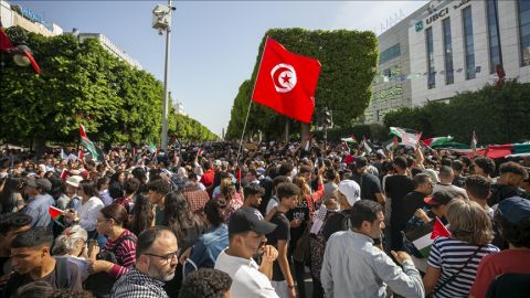 بيلا حديد تخرج عن صمتها وتدعم فلسطين بشكل واضح وصريح رغم تهديدها بالقتل