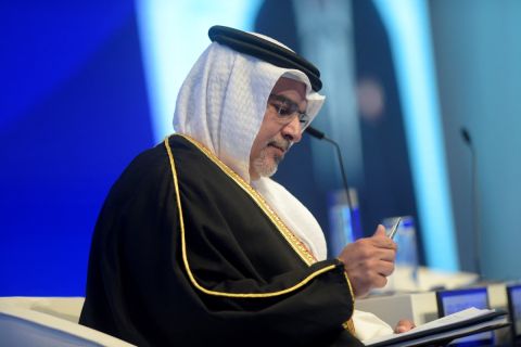 مشهد مؤلم.. استخدام العربات الخشبية لنقل الشهداء والمصابين في غزة