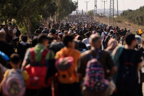 الجيش الإسرائيلي يقصف مستشفى الشفاء ومستشفى القدس