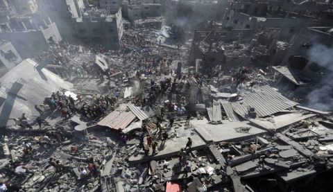 استشهاد 40 فلسطينياً في غارات إسرائيلية بخان يونس