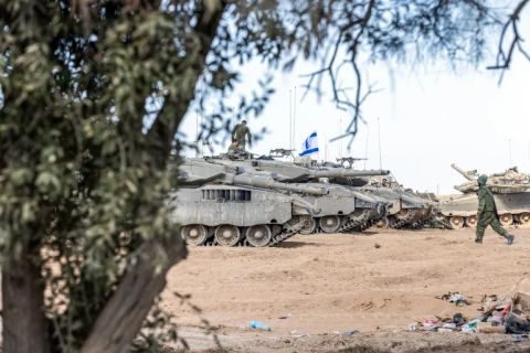 إذاعة الجيش السرائيلي: مقتل جنديين في قصف دبابة