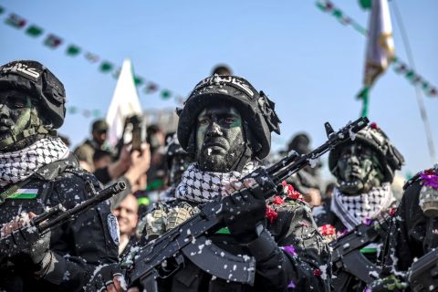 الحرس الثوري يكشف العلاقة بين