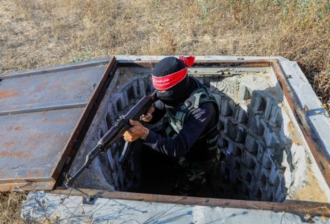 تفجير فتحة نفق ب 8 جنود اسرائيليين في غزة