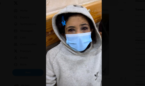 الطفلة أمنية تصل قطر لتلقي العلاج