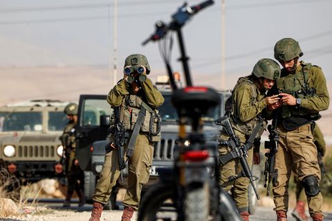 تسللوا من مصر.. 20 مسلحا يشتبكون مع القوات الإسرائيلية في 