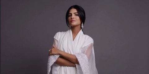 أميرة الطويل تنعى الأمير بدر بن عبد المحسن: 