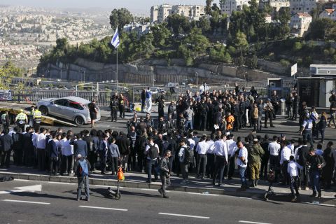 Several Israelis injured and 1 dead in a shooting in Jerusalem