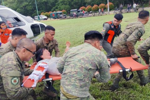 Philippines landslides kill 5 people 