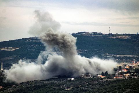 New US-UK airstrikes hit Hodeida, west of Yemen