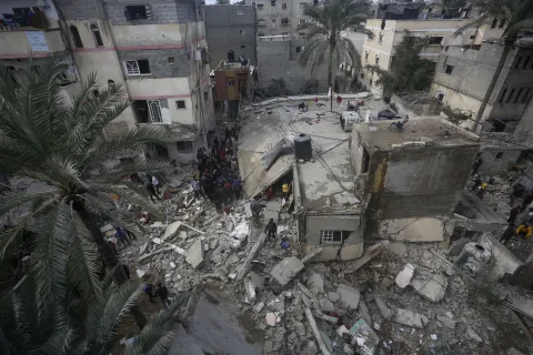 Intensive Israeli raids strike southern Lebanon