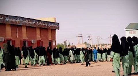 دفاعا عن النفس..نساء السودان يحملن السلاح للقتال بجانب القوات المسحلة