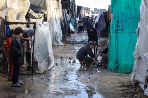 حركة نزوح عكسية في رفح خوفا من الإجتياح البري
