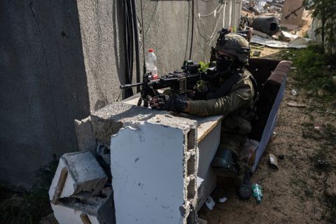 فيديو صادم: إعدام فلسطيني مقيد اليدين أمام 