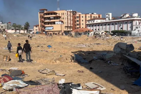 الجيش الإسرائيلي يقتحم مستشفى الأمل ومجمع ناصر الطبي بغزة