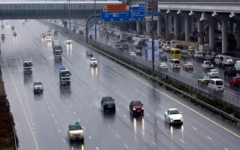الإمارات: منخفض جوي وأمطار رعدية غزيرة أحيانا