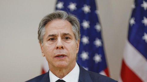 بلينكن يدعو حماس لقبول وقف إطلاق النار ويحملها مسؤولية نجاح المحادثات