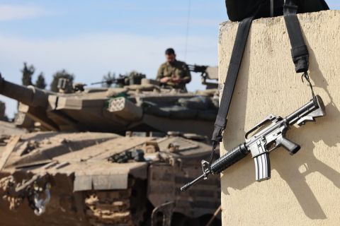 هل تقيد إدارة بايدن استخدام الأسلحة الأمريكية في غزة؟