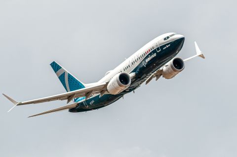 United airlines Boeing 737 loses tire mid-flight