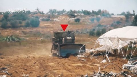 شاهد.. استهداف جرافة عسكرية 