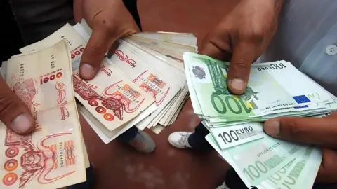 الجزائر: الرئيس تبون يوافق على قرار زيادات لشريحة المتقاعدين