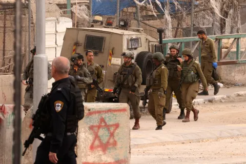 بالفيديو: إعدام فلسطينية برصاص الإحتلال شمال الخليل
