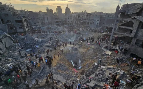  بسبب المجاعة .. وفاة 4 فلسطينيين بينهم طفلان بمستشفى كمال في غزة