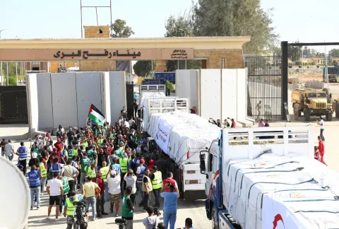 تفريغ أول حمولة من المساعدات بالميناء المؤقت في غزة