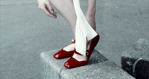 بالارينا فالنتينو الجديدة مريحة وقابلة للطي.. خيارك الأمثل هذا الصيف