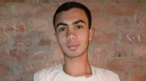 فيديو مؤثر لوالدة الجندي المصري عبد الله رمضان