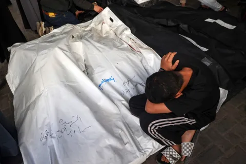 خان يحذر مرتكبي جرائم الحرب.. وزيرة اسرائيلية: لن نمتثل لأمر 