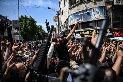 فيديو.. انتشال جثامين لفلسطينيين استشهدوا قبل 20 يوما