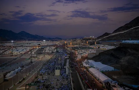 الأمطار تطفئ لهيب أرض مكة المكرمة (فيديو وصور)