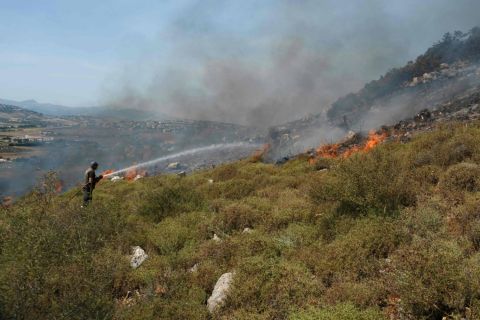 حرائق أحراج  في جنوب لبنان بسبب قنابل إسرائيلية حارقة