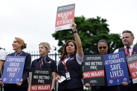American Airlines imposes 17% raise to flight attendants wages in fear of strikes