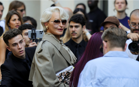 شاب يحول نفسه لميراندا يسلي من Devil Wears Prada