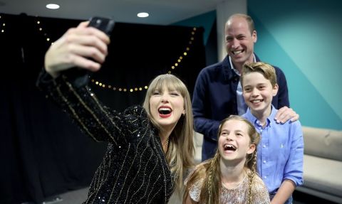 Prince William has shared an adorable selfie with Taylor Swift and his children.