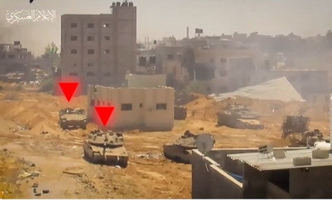 المقاومة الفلسطينية تؤكد قتل جنود وتدمير دبابات في محاور عدة ( فيديو )