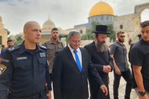 المستوطنون يستعدون لمسيرة الأعلام في القدس..